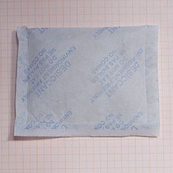 Adsorbierbeutel Mit Silica-Gel-Trockenmittel Isolierter Trockenmittel-Polymer-Beutel  Siliagel-Abklingweg Stockbild - Bild von nahaufnahme, adsorptionsmittels:  268874877